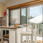 06 - Gorgeous - Stunning Sea View * フェレル