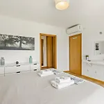 Tatil Evi 06 - Gorgeous - Stunning Sea View