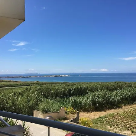 06 - Gorgeous - Stunning Sea View Holiday home *